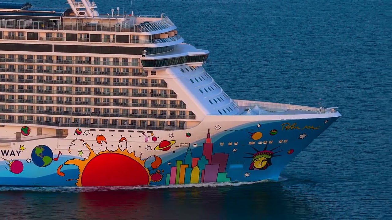 Norwegian line cruise ship passing under Verrazzano bridge. #dronevideo #cruiseship