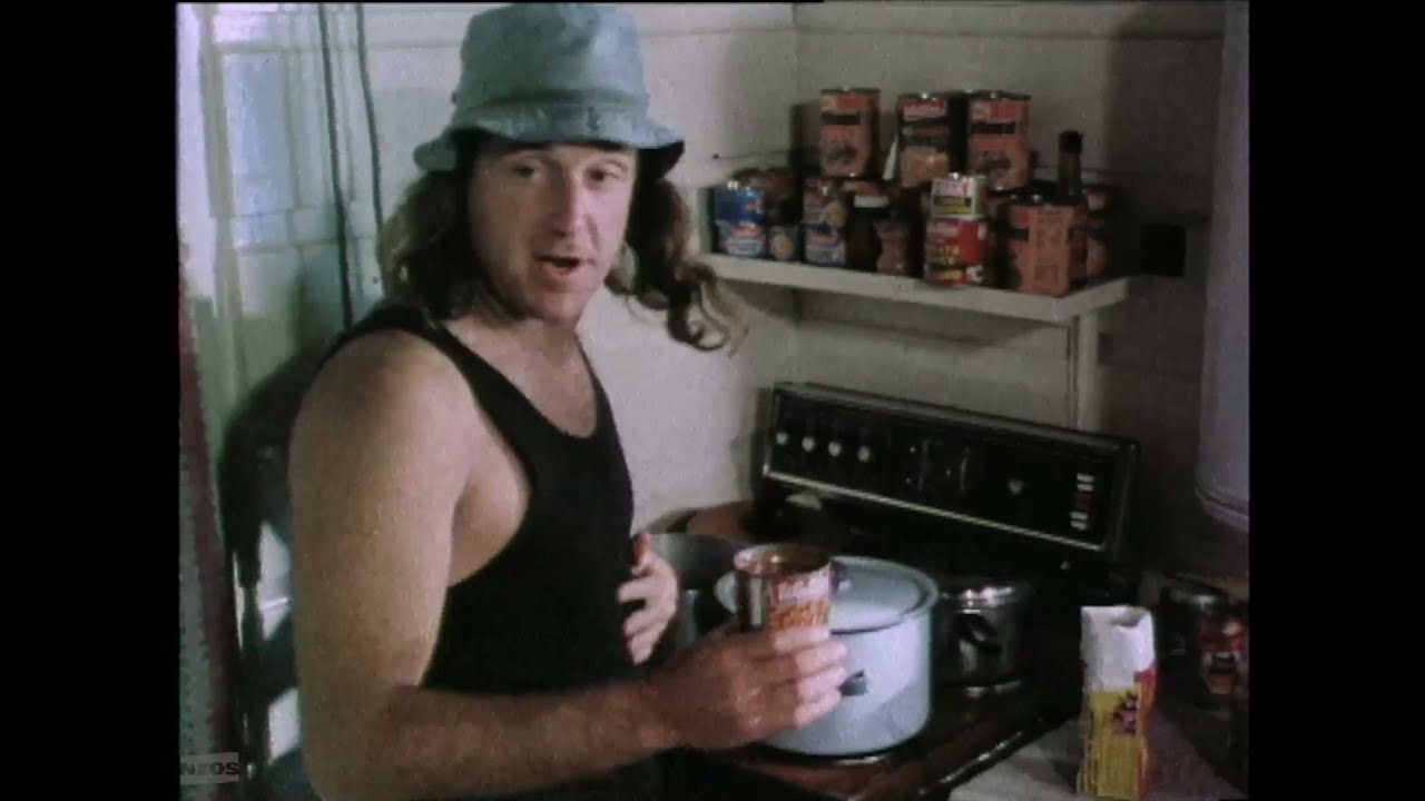 NZ On Screen: Dagg Day Afternoon - Fred Dagg prepares breakfast