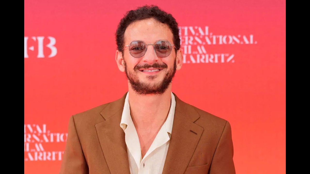 Vincent Dedienne : Comment le comédien s'est retrouvé au milieu de "51 personnes" dans le plus simpl