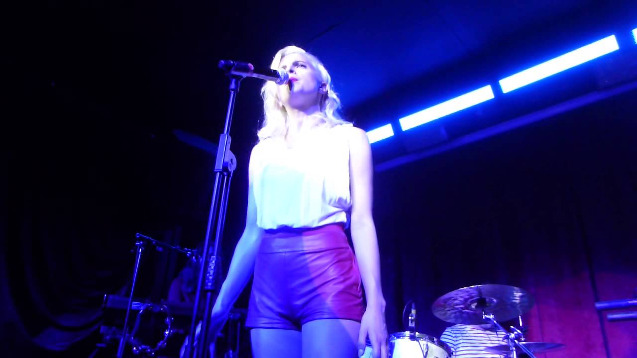 HollySiz - Intro/ The Light (HD) - Hoxton Square Bar & Kitchen - 16.09.15