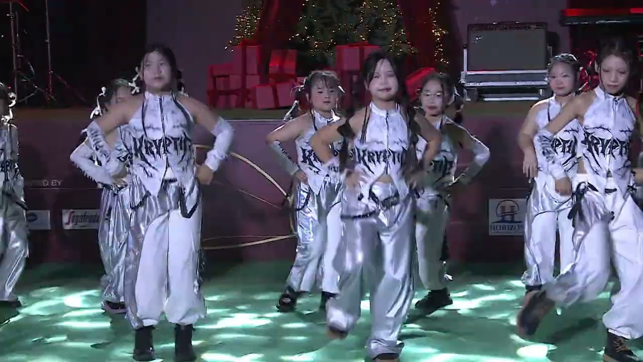 All i want for christmas is you mix tiktok - CLB Bông Hoa Nhỏ