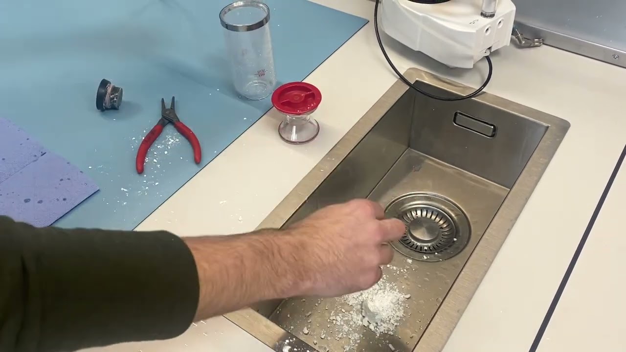 How to unblock the powder chambers for the AirFlow Prophylaxis Master / AirFlow One