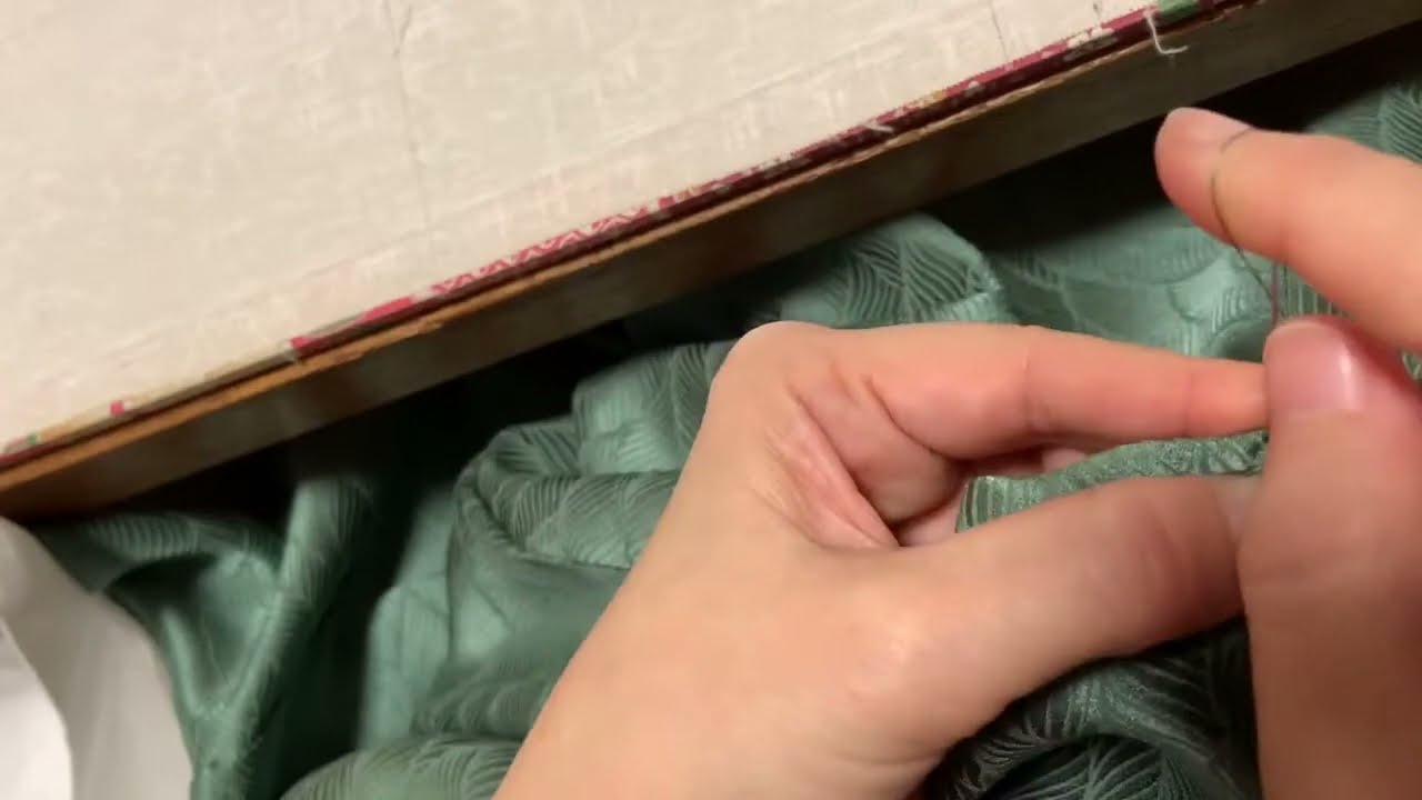 和裁9  虫どめをしているところ