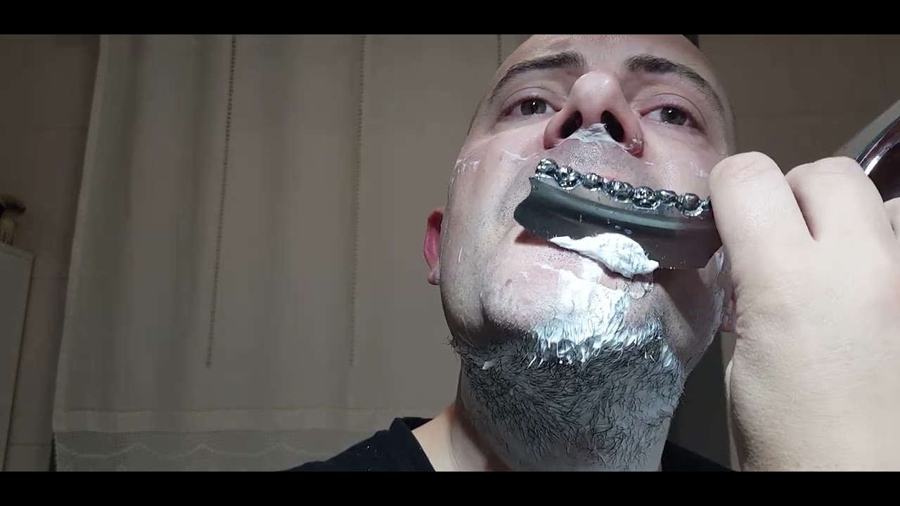 💈Straight Razor Shave💈Custom 9/8 Full Hollow Drew Dick. Now with a fresh edge !!😊