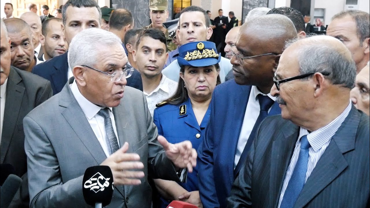 وزير العدل حافظ الأختام يتفقد محكمة تيارت و يصغي للموظفين