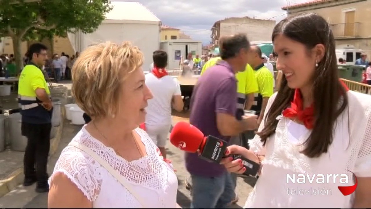 FUSTI&Ntilde;ANA CELEBRA SU COMIDA DE ARROZ CON BOGAVANTE