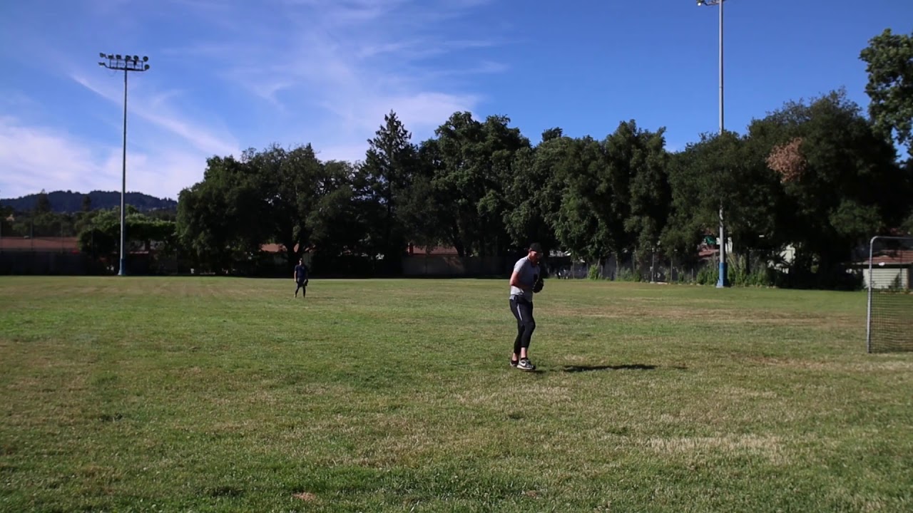 Step Back 2 Back Hand Throw Variation | ROBBY ROWLAND