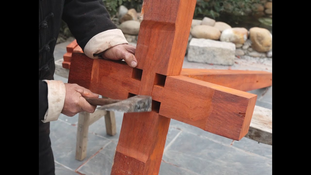 Chinese mortise and tenon technique creates a hanger# carpenter #woodworking #master that can be pa