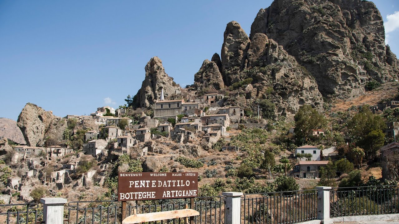 Pentedattilo, la mano del Ciclope