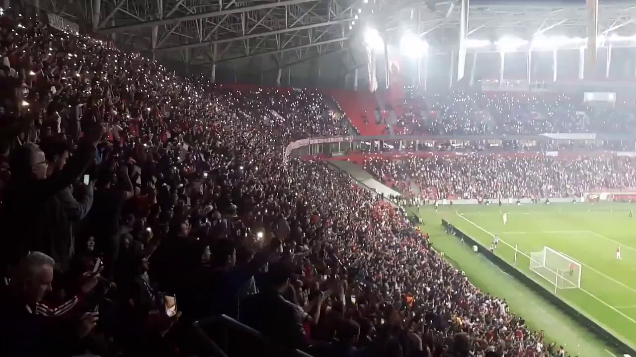 Müslüm Gürses | Samsunspor Tribünleri | Kim Bilir Kimler Var Şimdi Kalbinde ? SÖĞÜTLÜBAHÇE