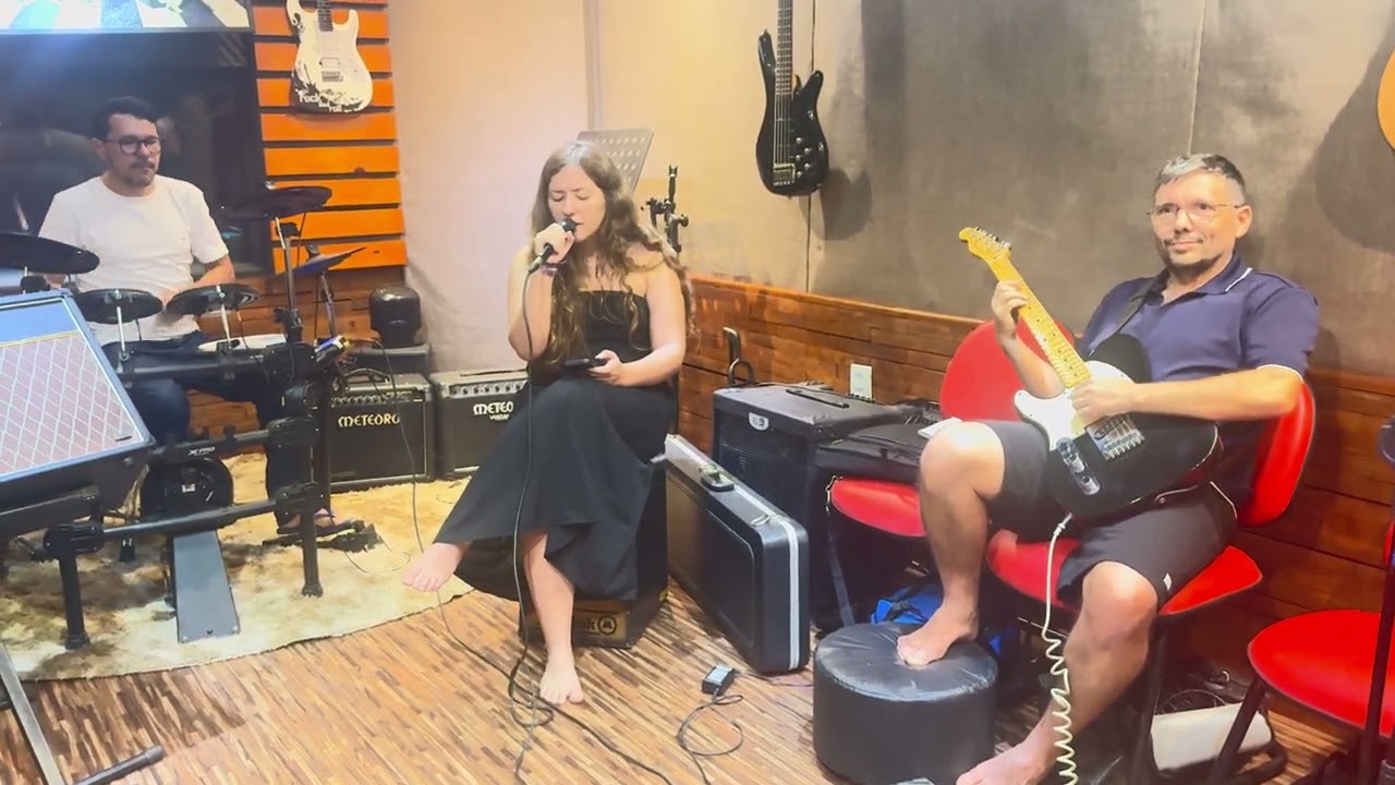 Cover power trio Gil-Roberta-Ricardo, executando FITA AMARELA (Nelson Gonçalves)