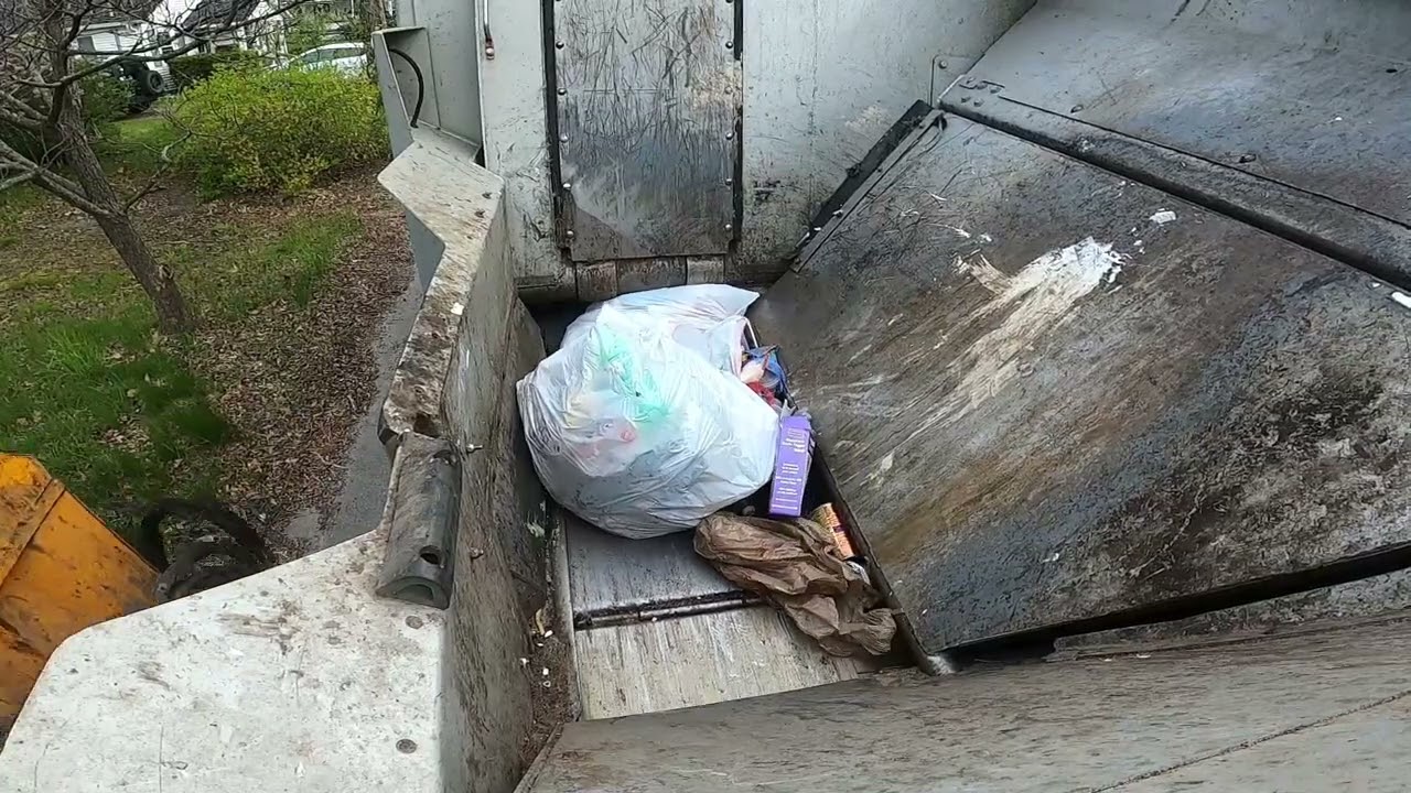 Hopper Cam Labrie Automizer Trash Truck (H55)