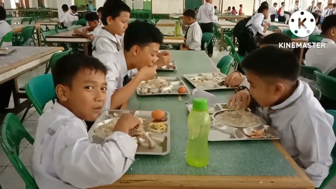 subhanallah begini kegiatan makan santri yang Hebat dan Mandiri di Al-Zaytun