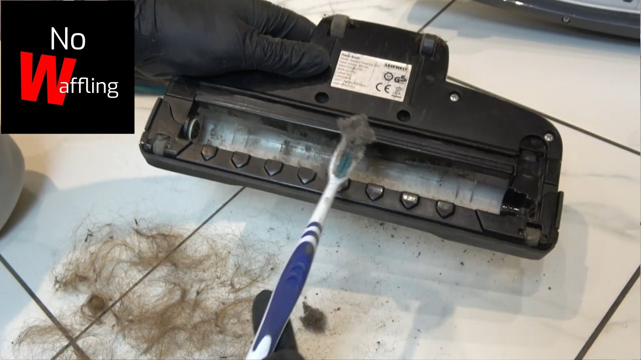 Как очистить и удалить волосы с вращающейся щетки пылесоса Leifheit Regulus PowerVac 2 в 1 — руко...