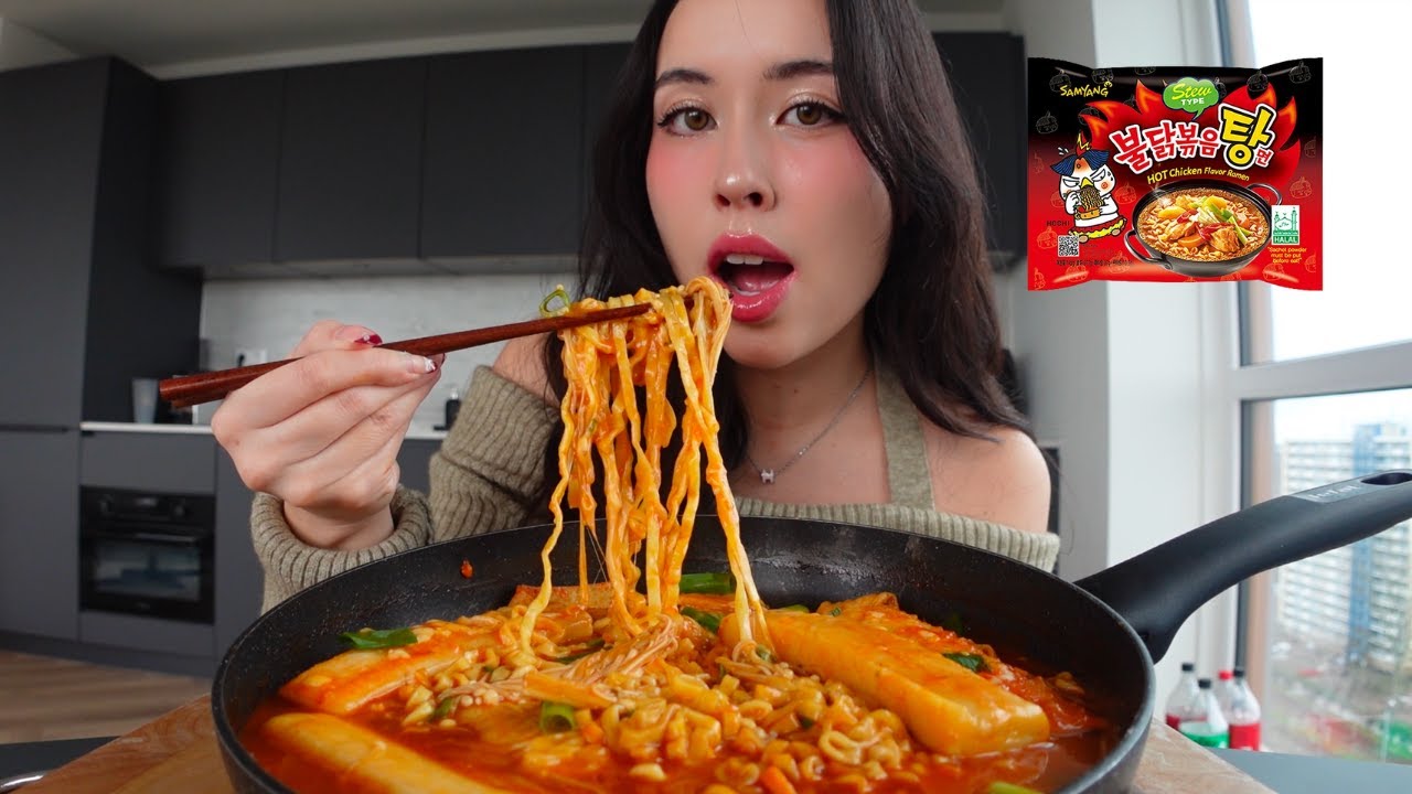 cheesy spicy noodles with big rice cakes *mukbang*