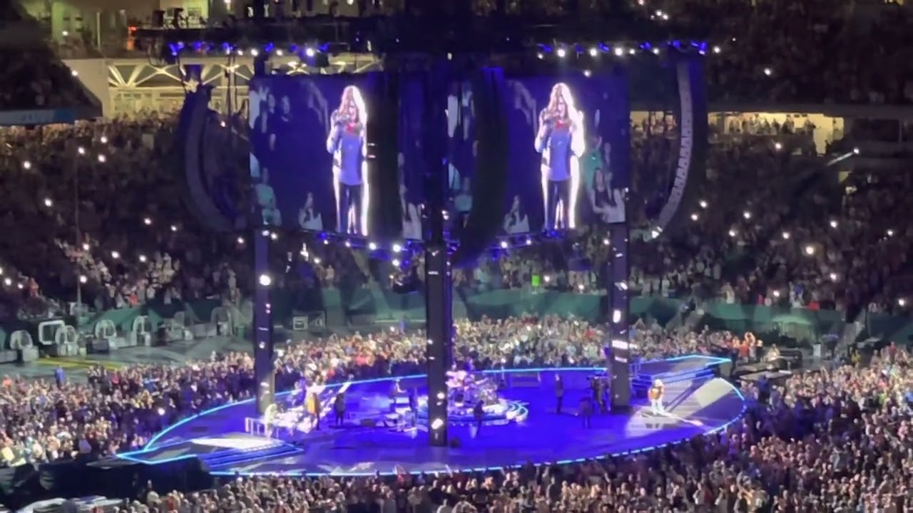 Garth Brooks live shallow Cincinnati Paul Brown stadium 5/14/2022