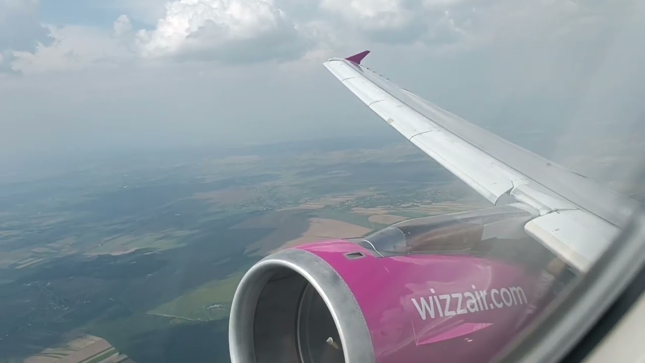 Wizzair Airbus A320-232 HA-LPL Takeoff Suceava International Airport