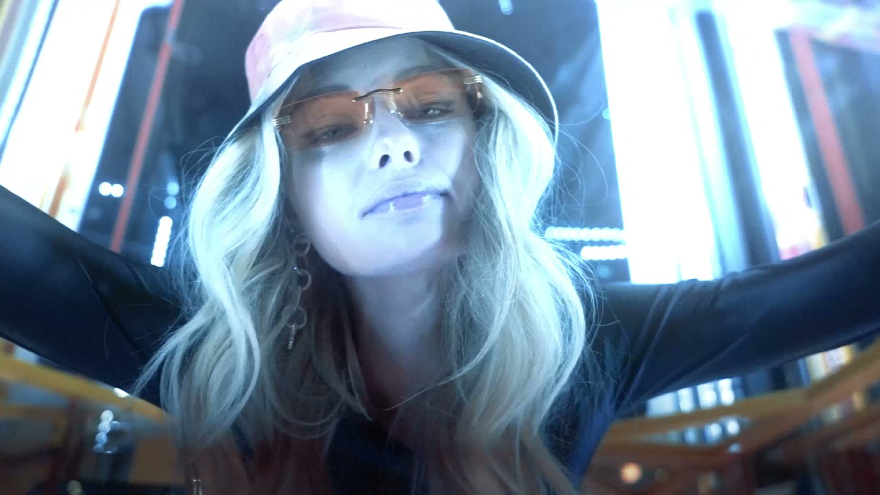 Cyber Girl - Sony A7RIII (Jewelry Ad)