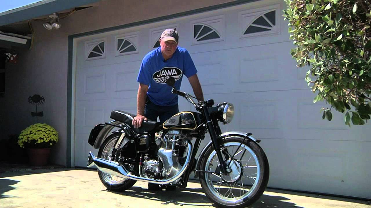 Motorcycle Kick Start Demonstration: 1955 Velocette MSS