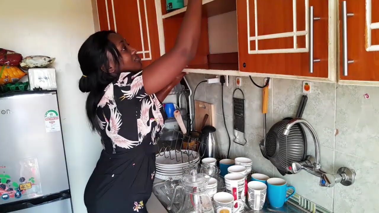 VLOGMAS DAY 1 KITCHEN DEEP CLEAN//MONTHLY RESTOCK//#vlogmas#newmonth  