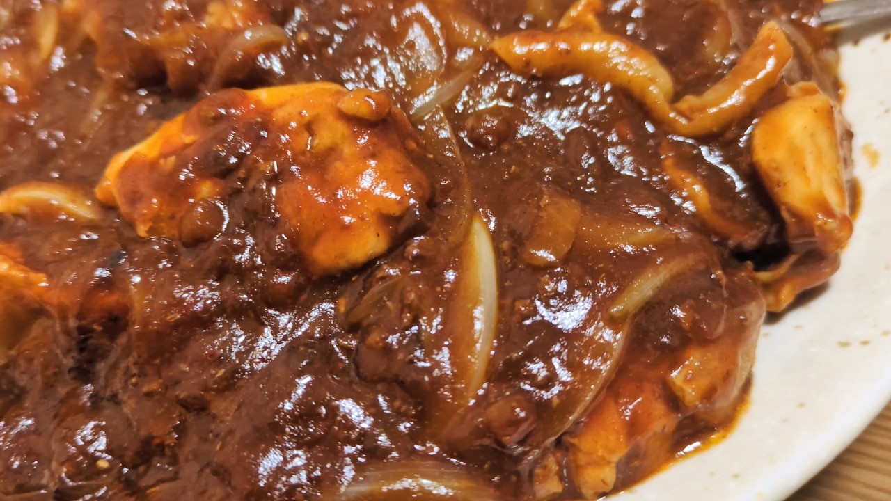 ただ、ボロネーゼぶっかけ飯を食べる。
