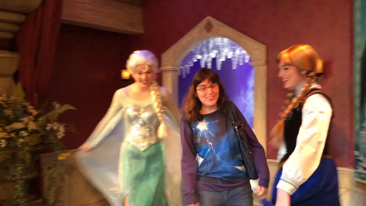 Anna and Elsa Are Super Gorgeous :)
