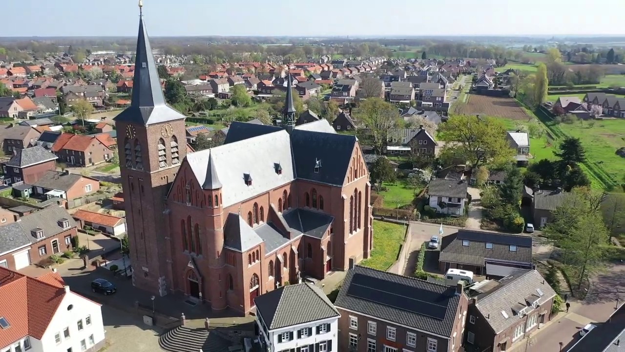 Neer, St Martinuskerk Kerkklokken Solo's + Volgelui (Plenum)