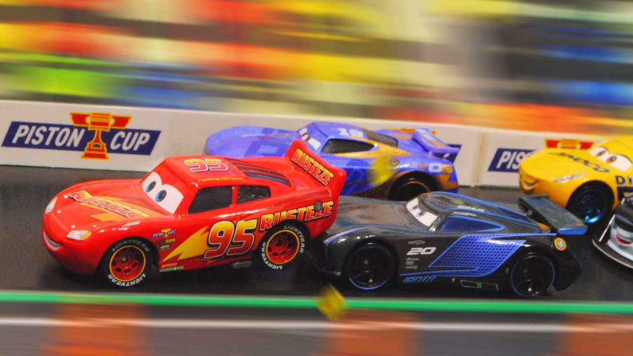 Cars 3 : McQueen & Next-Gen Racers Piston Cup Race! (Part 2) - StopMotion