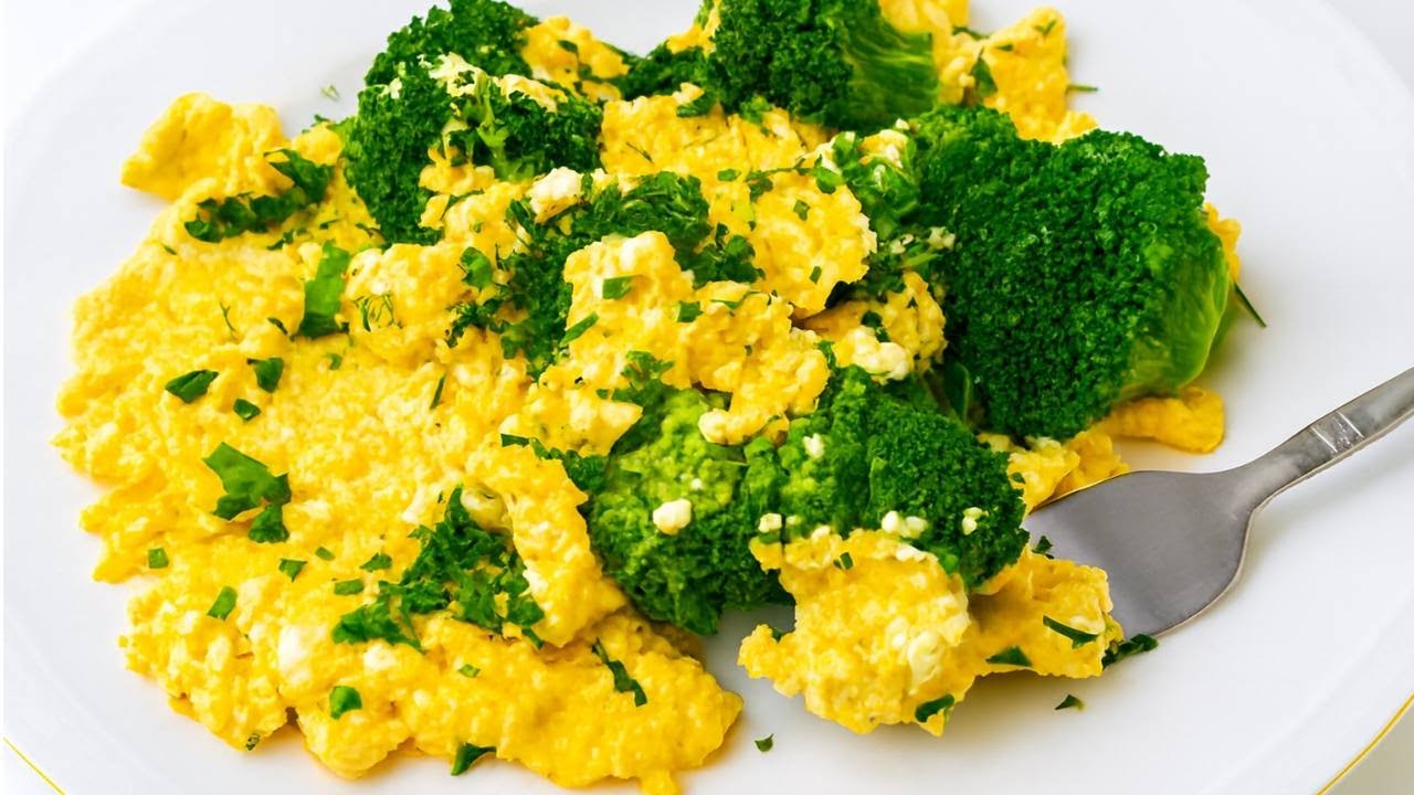 High Protein Breakfast with Cottage Cheese & Broccoli | Scrambled Eggs