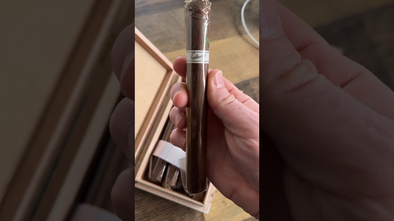 Tatuaje fans rejoice 🙌🏻 #cigar #thestogielife