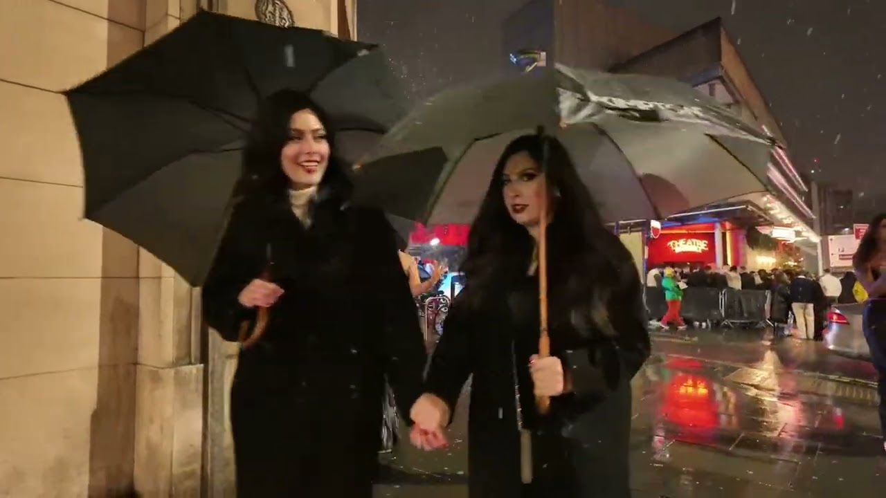 Women in leather or boots fashion street 27