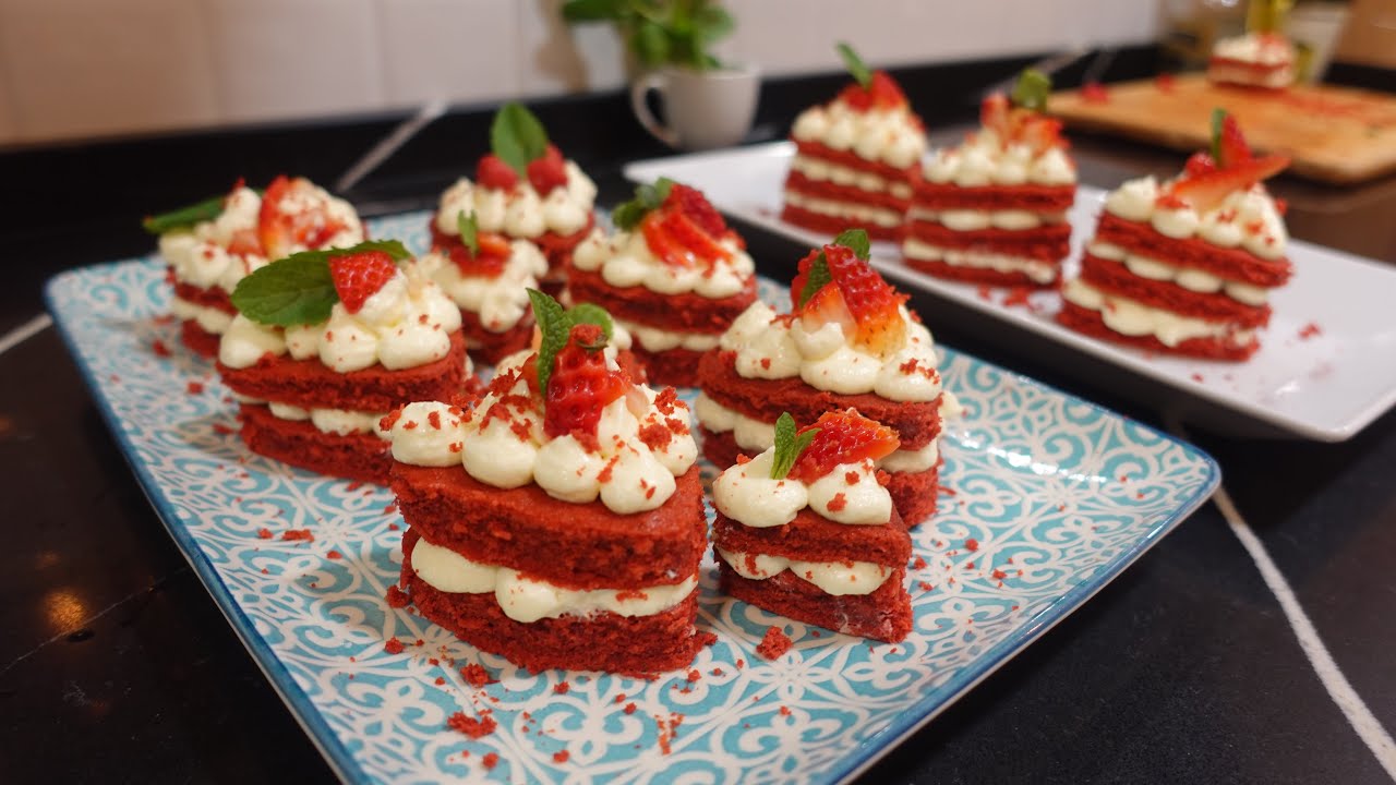 Red Velvet - Mini Prăjituri Inimioare / Rețetă Specială de Valentine's Day ❤️| La Flory în Bucătărie