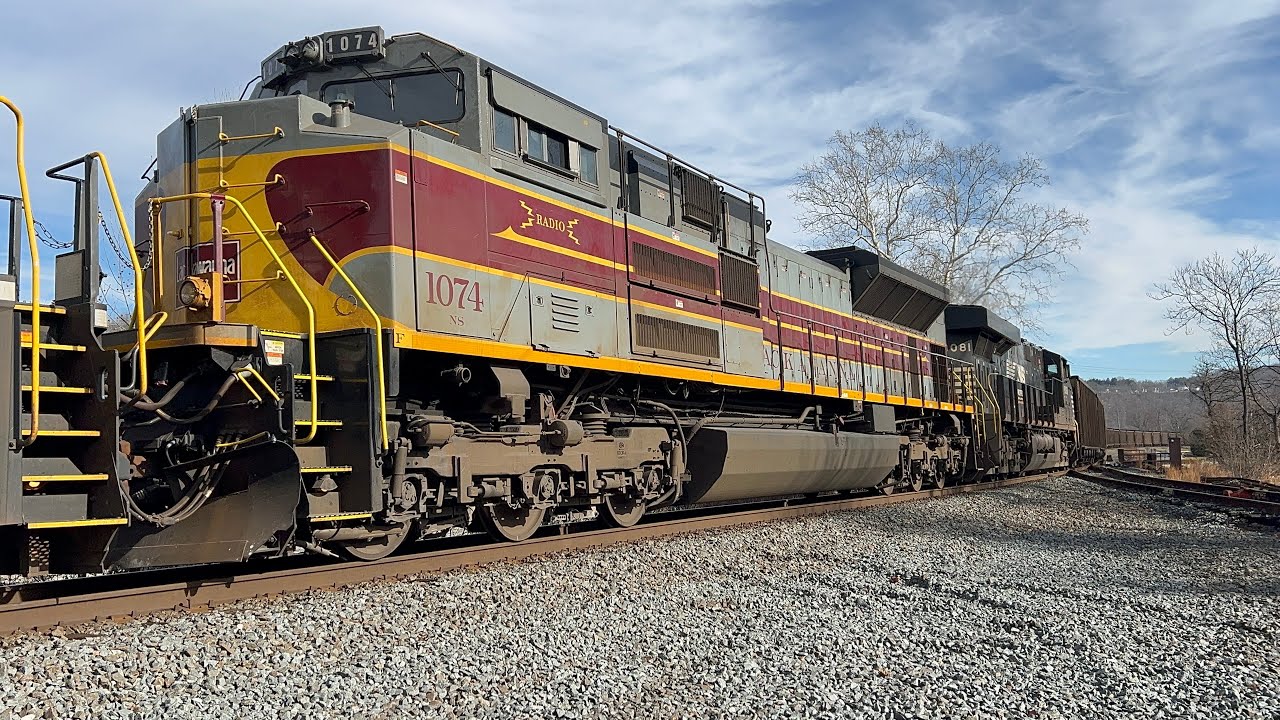 NS 4787 leads N11 Northbound with NS 1074 in tow