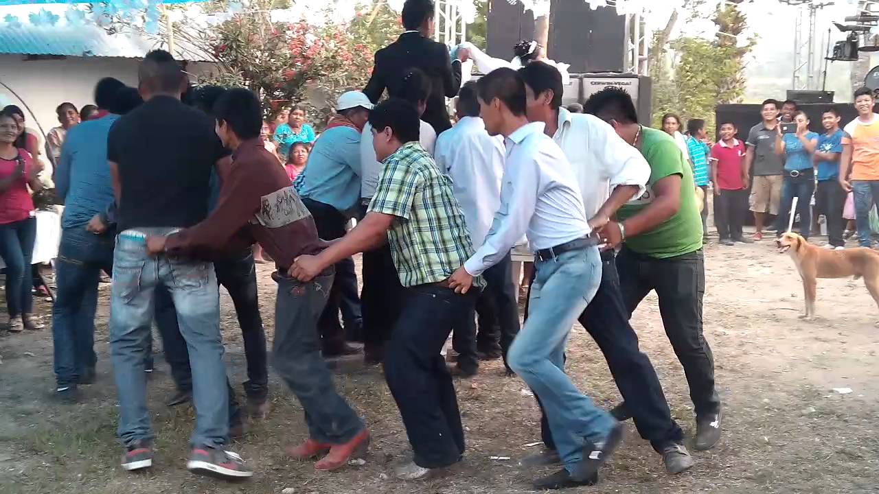 Grupo Distinto musical la víbora de la mar en la boda de Paty y tino el 28/05/16