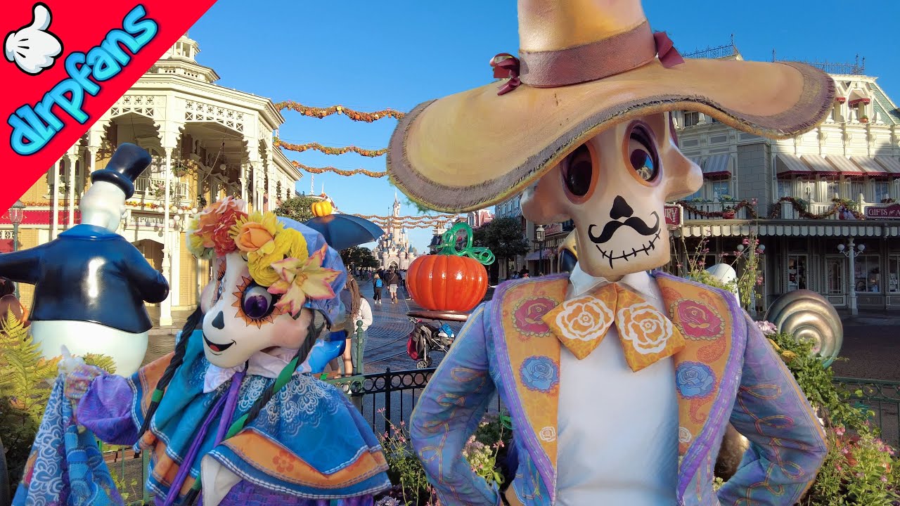 Halloween 2023 Decorations and Atmosphere at Disneyland Paris