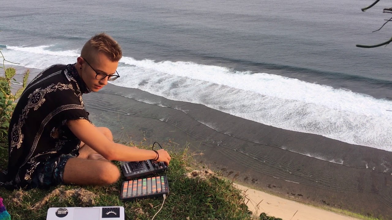 Riyoon DJ set— Uluwatu Cliffside Session | Groovy Deep Downtempo