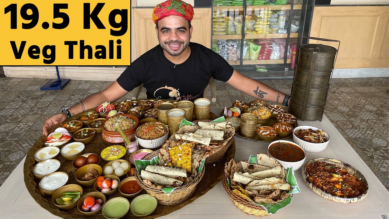 India ki Sabse Badi aur Sabse Heavy Indian-Chinese Thali || इसमें 45+ se bhi zyada dishes आती हे