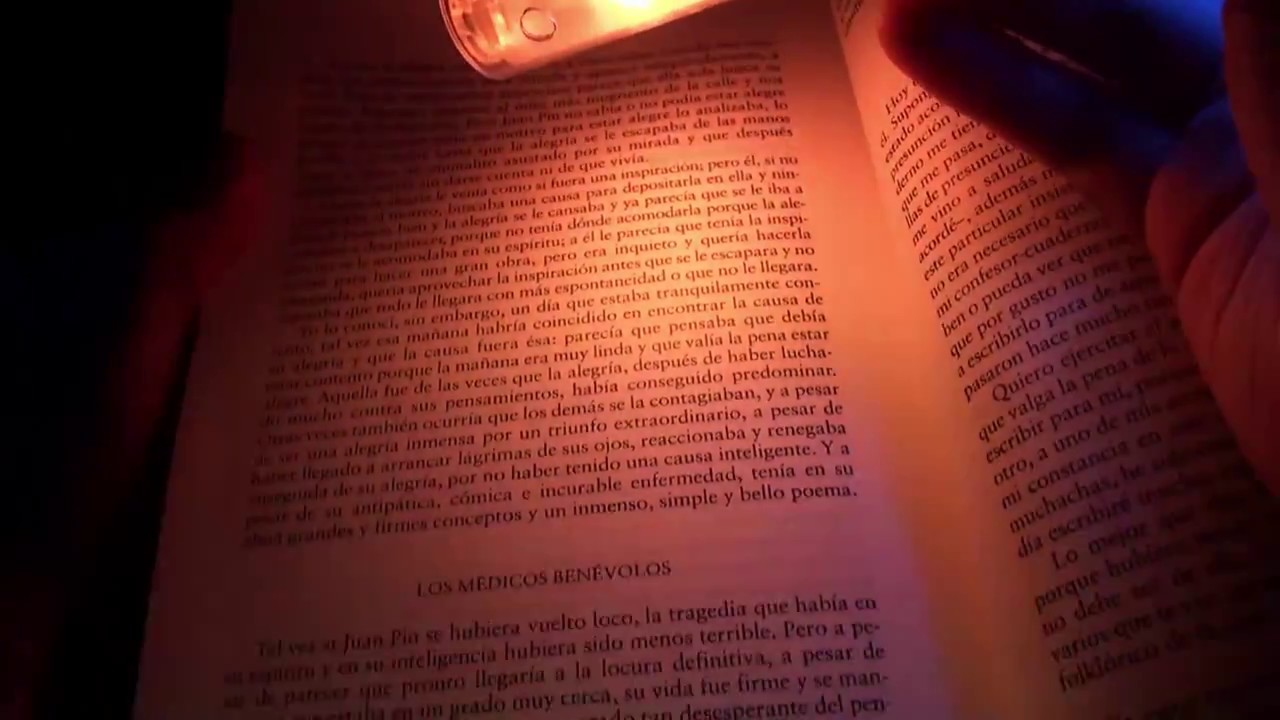 ASMR Español (Argentina) Lectura y pensamientos sueltos en la noche