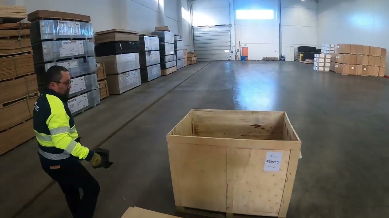 POV Forklift Operator : Unloading a trailer ergoboard from Egger