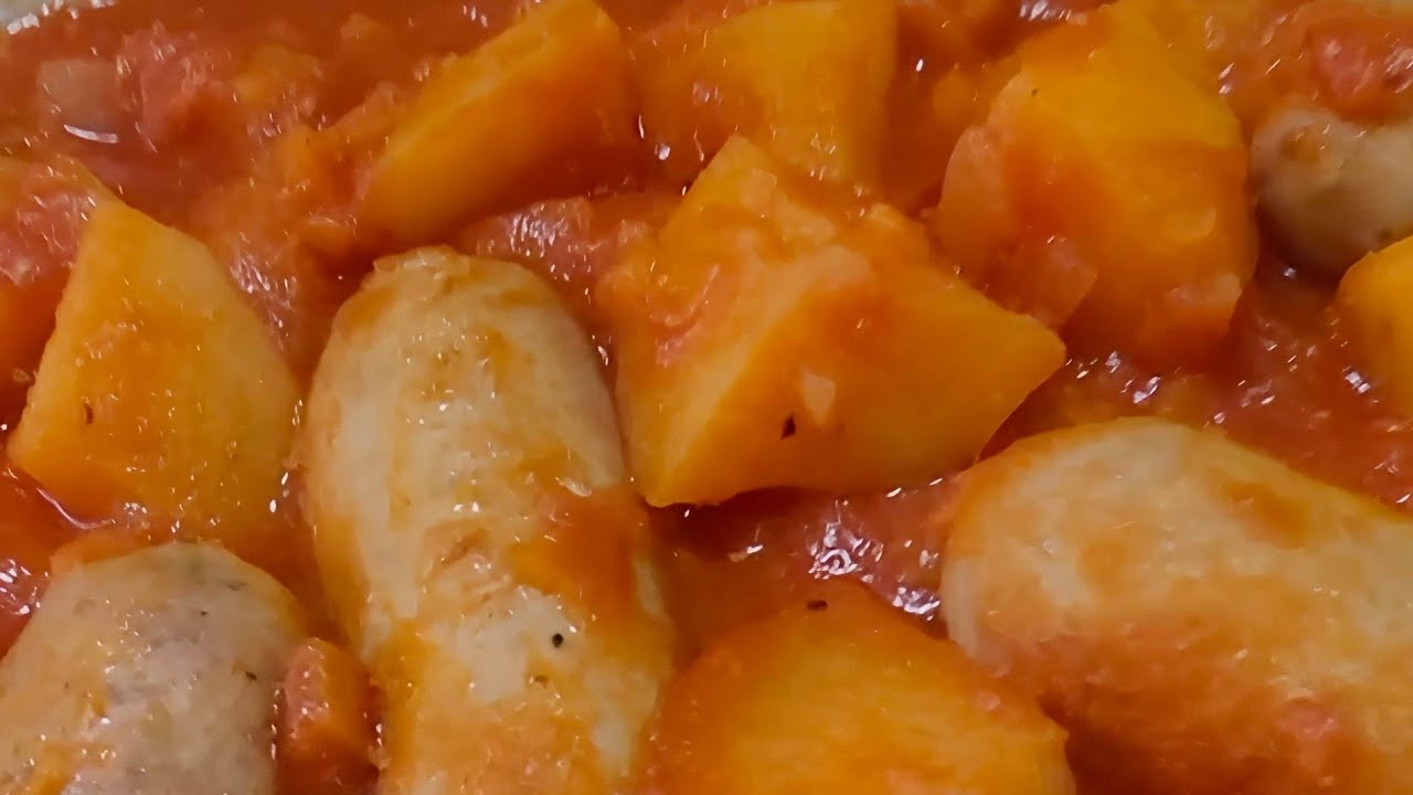 Salsicce e patate in umido con il pomodoro un piatto veramente speciale 😉👌 