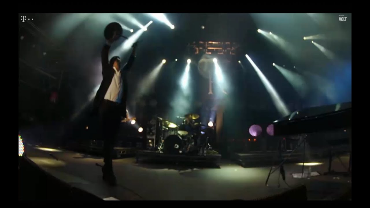 Hurts - Evelyn (live @Volt festival 2014) [HD]