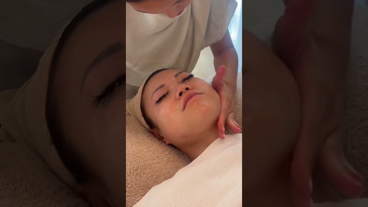 Sculpting facial massage ☁️