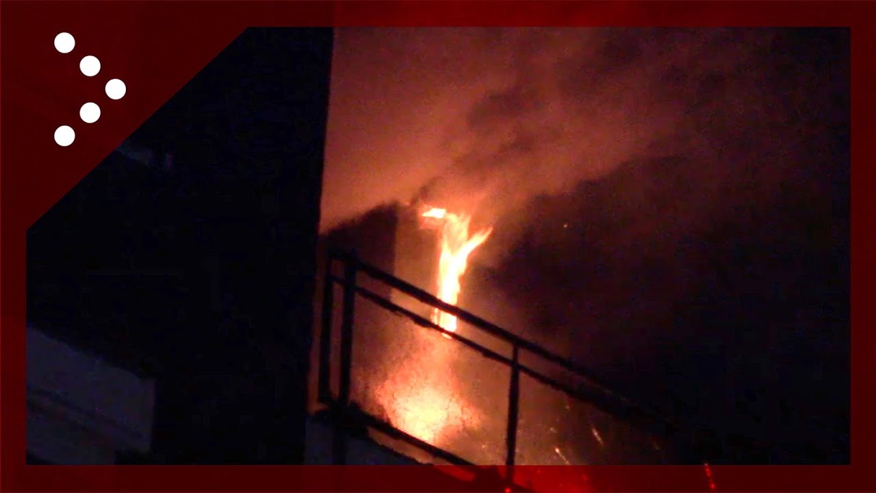 Bollate, incendio in un appartamento la notte di Natale: a fuoco quarto piano palazzina