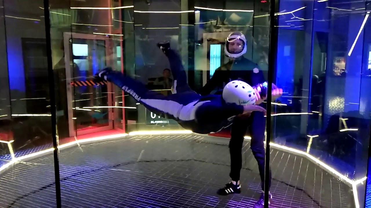 Free Fly Center Leszno  Lot w tunelu aerodynamicznym :) Majewski
