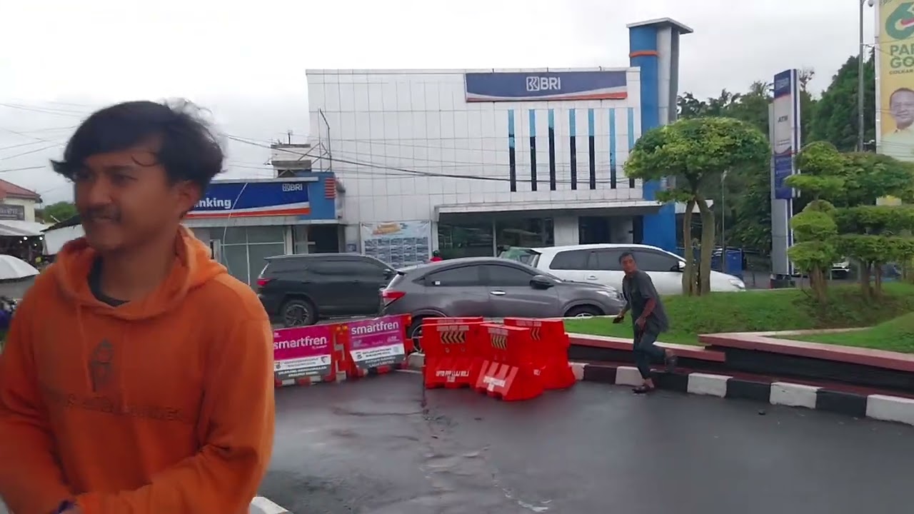 BELI SIRUP MARJAN BUAT PERSEDIAAN BULAN PUASA