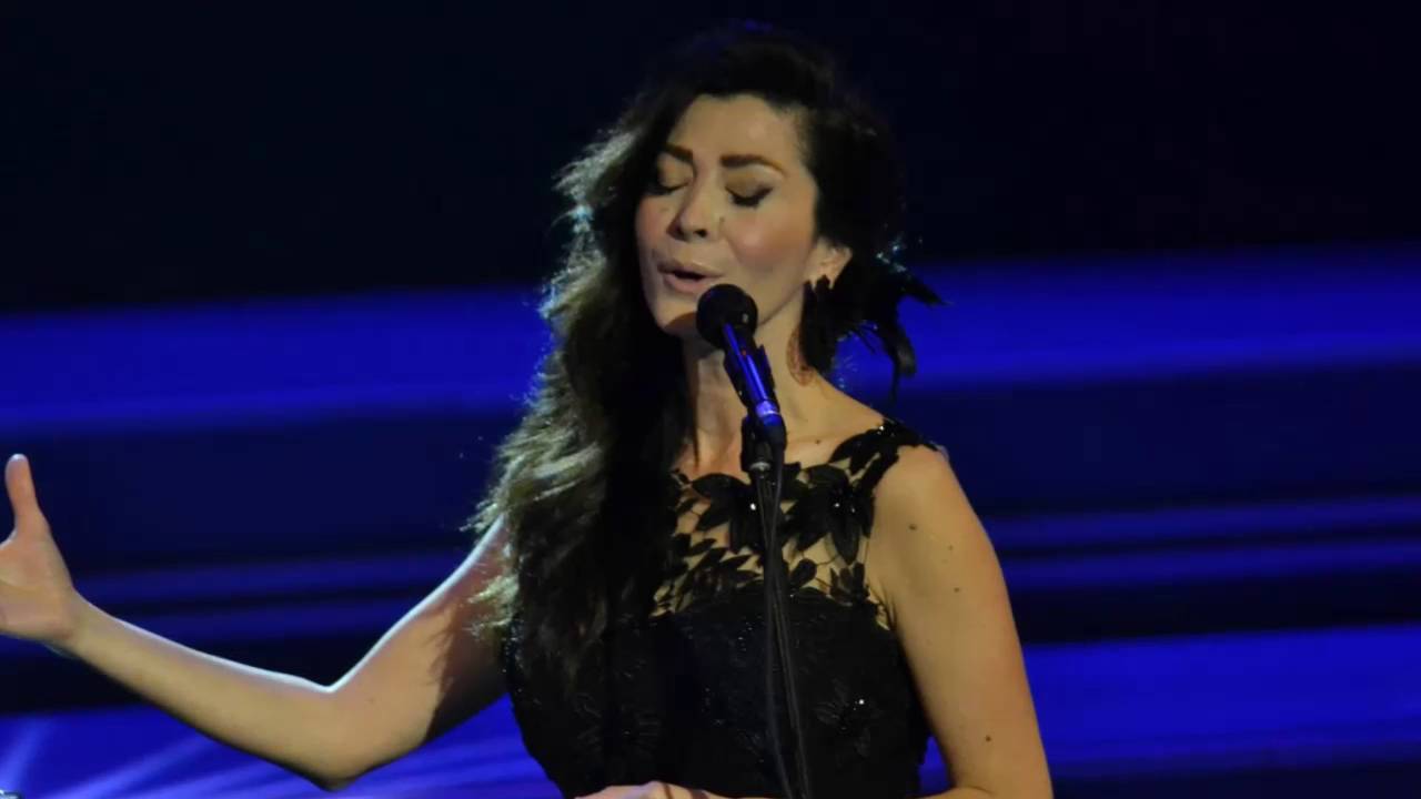 Elif GÜREŞÇİ-Beni Gönlüne Alsan Orda Uyuyup Kalsam (RAST)R.G.