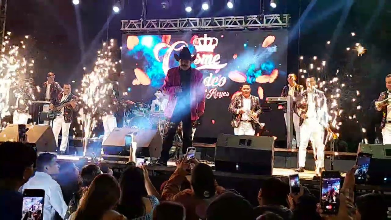 Romántico incurable.  Cosme Tadeo en Chilchota mich. Jueves de Corpus 2024.