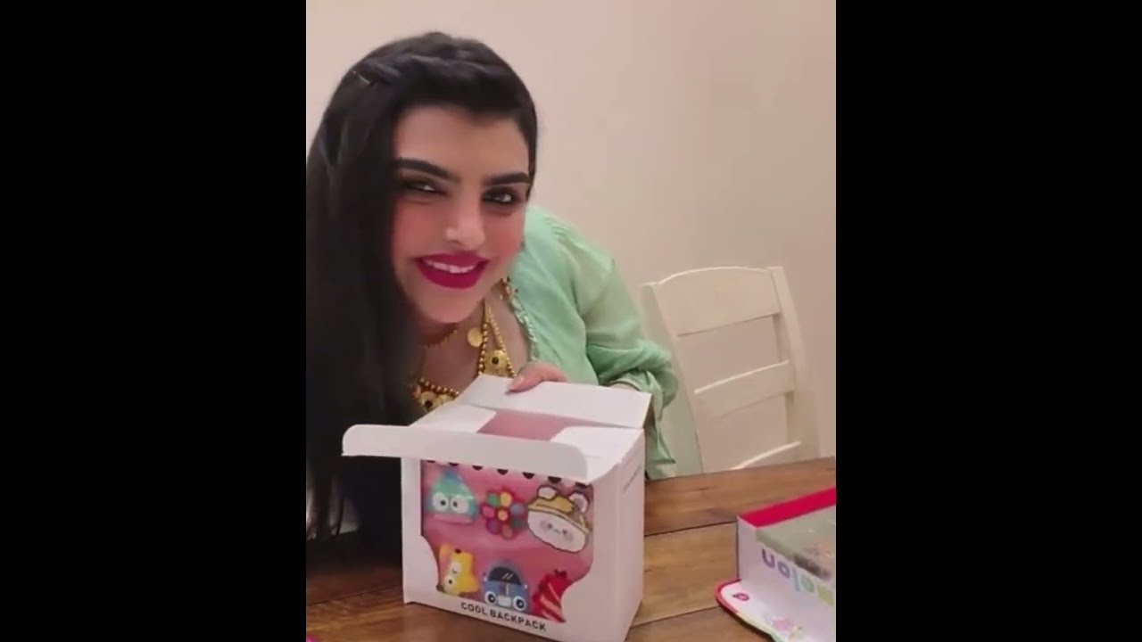 ساره الودعاني تستعرض ذهبها ثروه💸😍زعلانه من والدها ماعاد يغازلها🤣مشتريات العيد😎