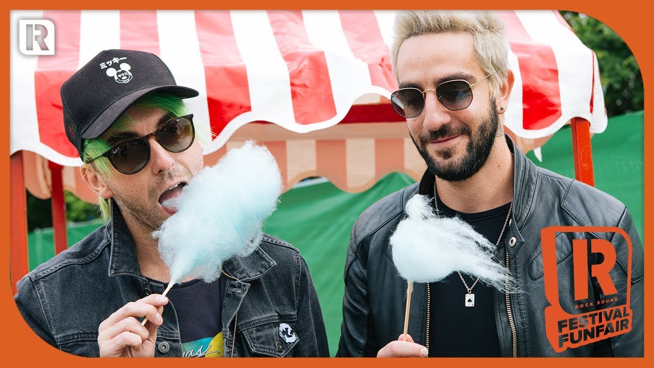 All Time Low, Waterparks & More Learn How To Make Cotton Candy - Festival Funfair