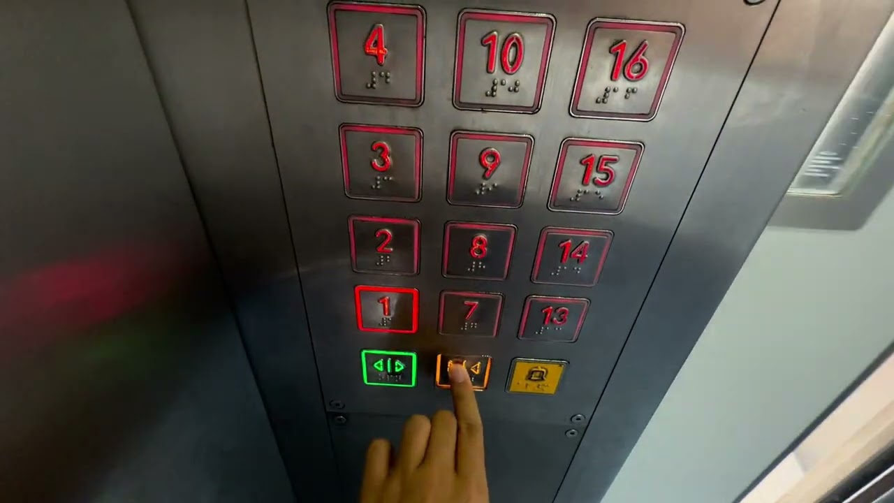 Fujitec elevator at 762 Bedok Reservoir View